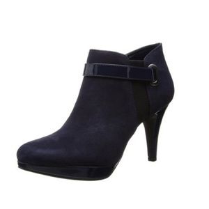 Bandolino booties 💙